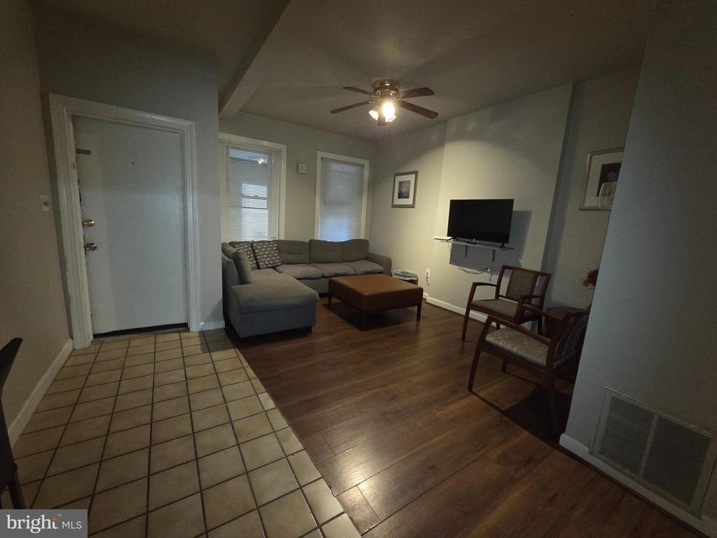 302 W 23rd Street - Photo 5