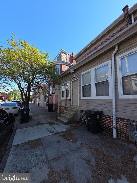 302 W 23rd Street - Photo 2