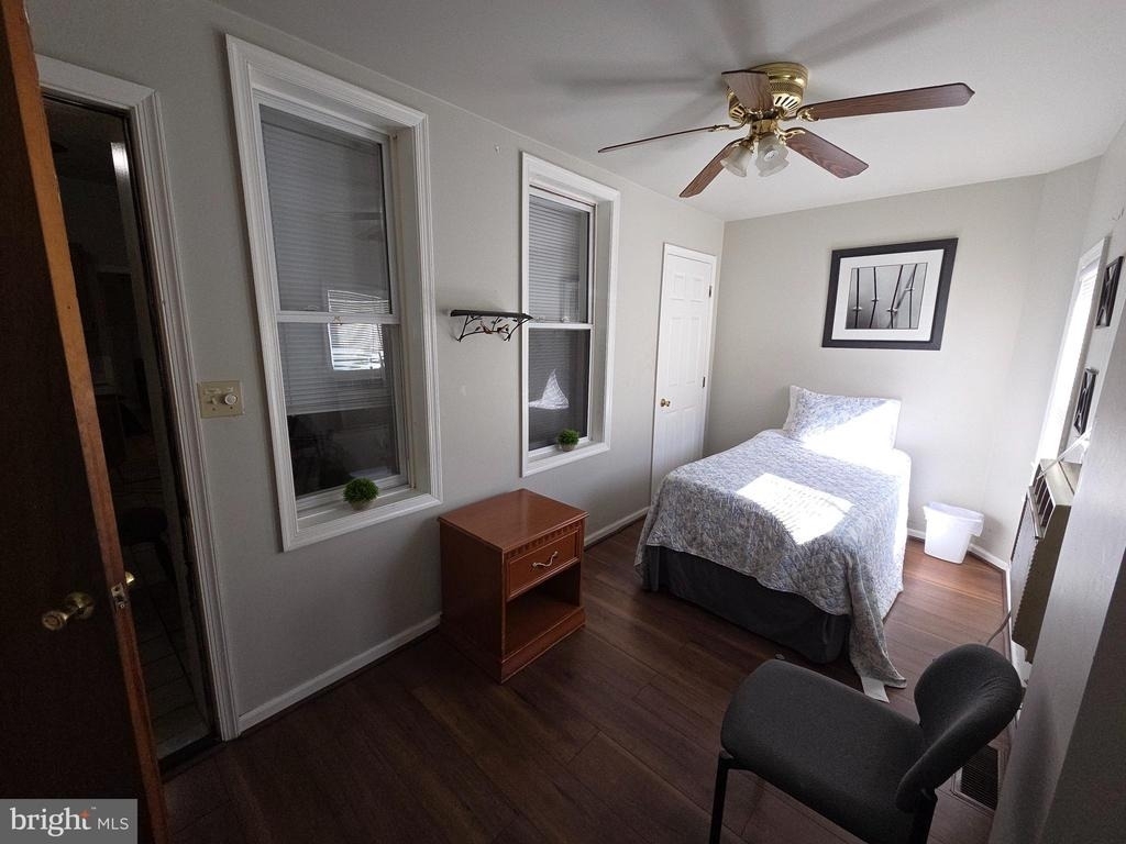 302 W 23rd Street - Photo 9