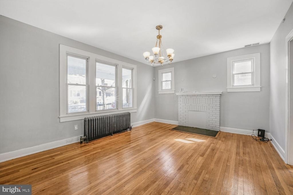 3216 22nd Street Ne - Photo 3