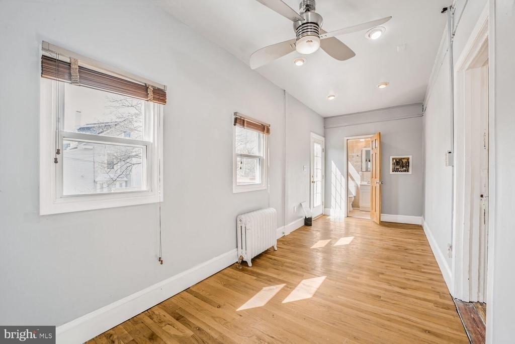 3216 22nd Street Ne - Photo 8