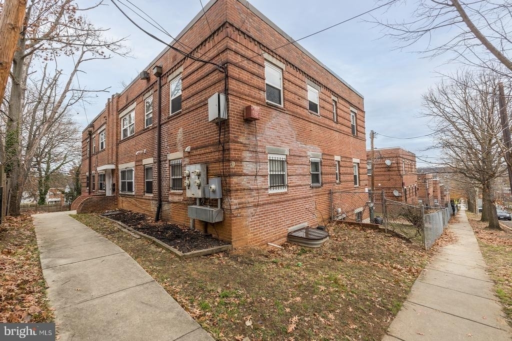 61 Forrester Street Sw - Photo 0