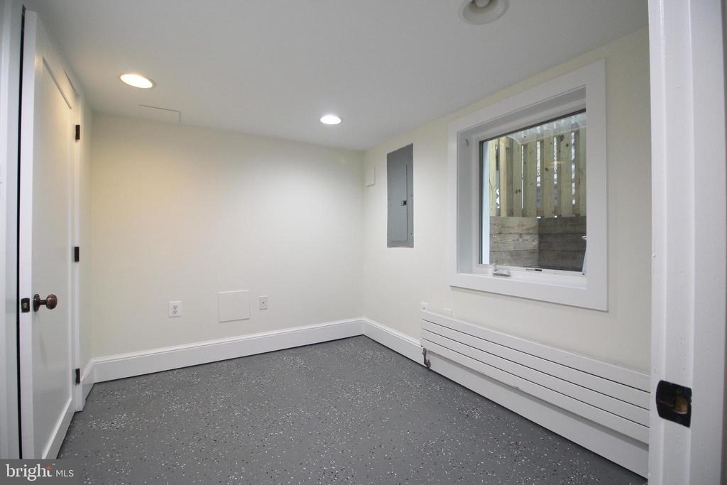 2417 Otis Street Ne - Photo 21