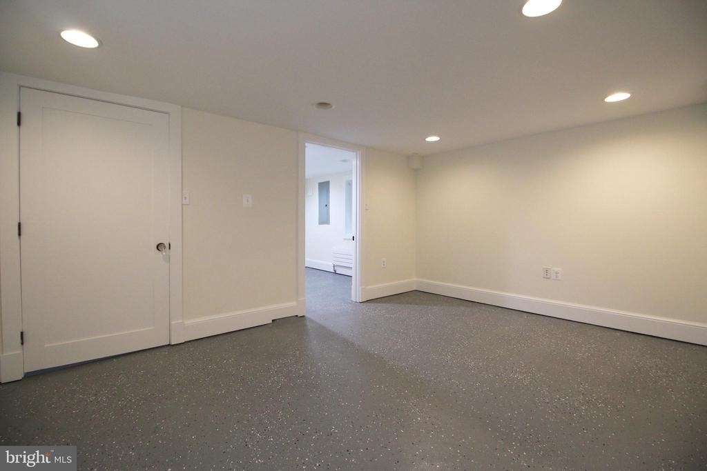2417 Otis Street Ne - Photo 22