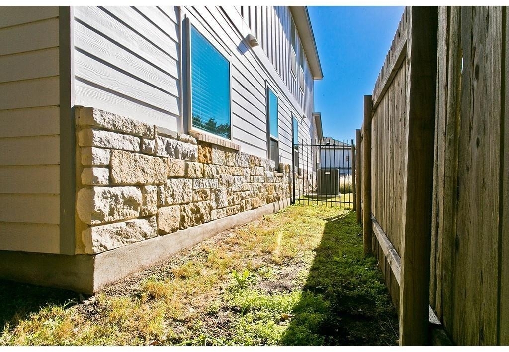 9802 Tanglemede St - Photo 34