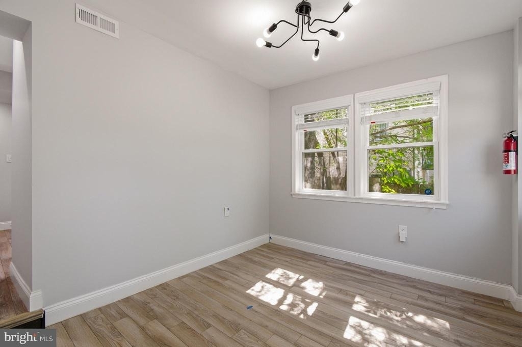 1527 Morris Road Se - Photo 12