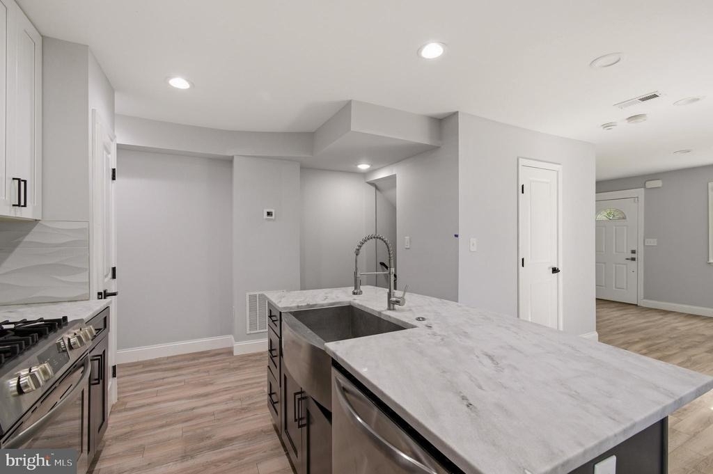 1527 Morris Road Se - Photo 9