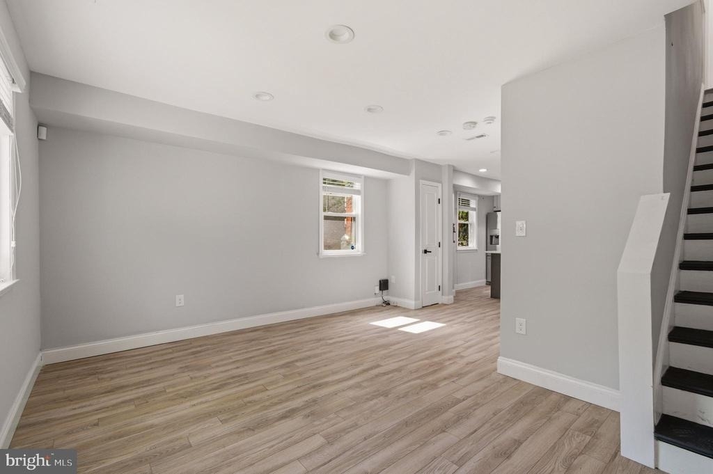 1527 Morris Road Se - Photo 2