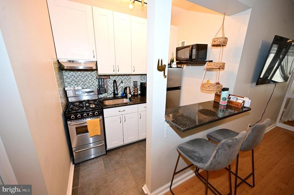 1 Scott Circle Nw - Photo 2