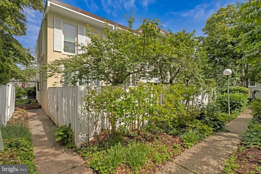 206 G Street Sw - Photo 9