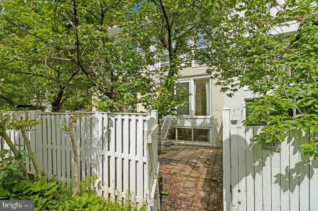 206 G Street Sw - Photo 11