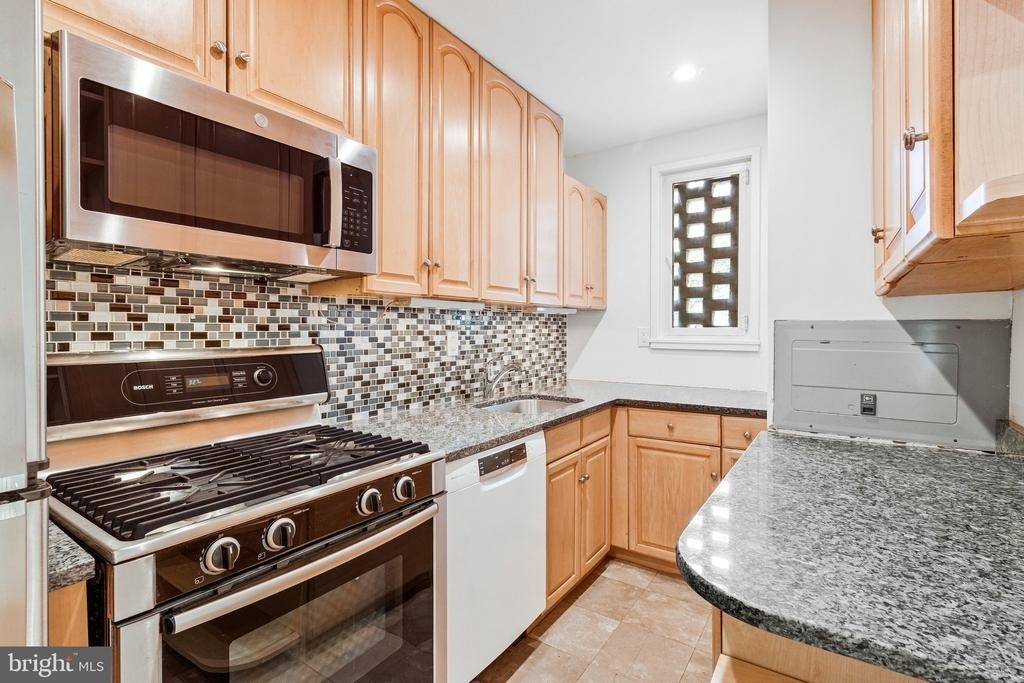 206 G Street Sw - Photo 8
