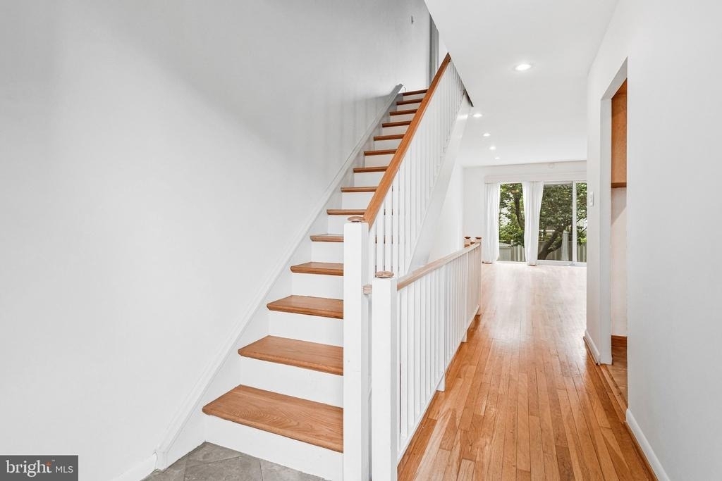 206 G Street Sw - Photo 22