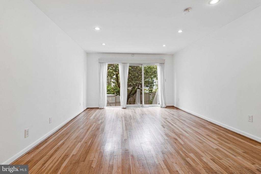 206 G Street Sw - Photo 12