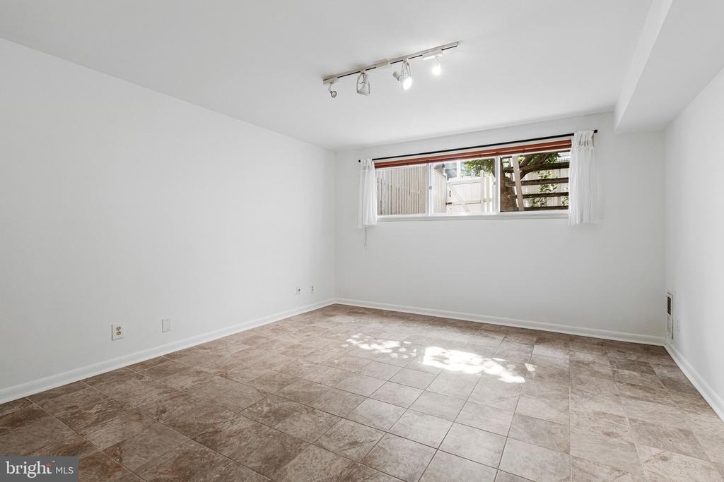 206 G Street Sw - Photo 38