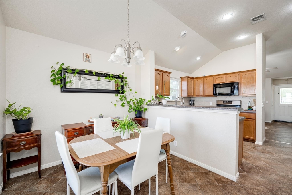 2408 Elara Dr - Photo 5