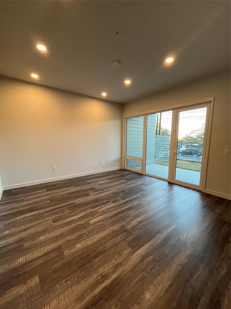 4004 Banister Ln - Photo 3