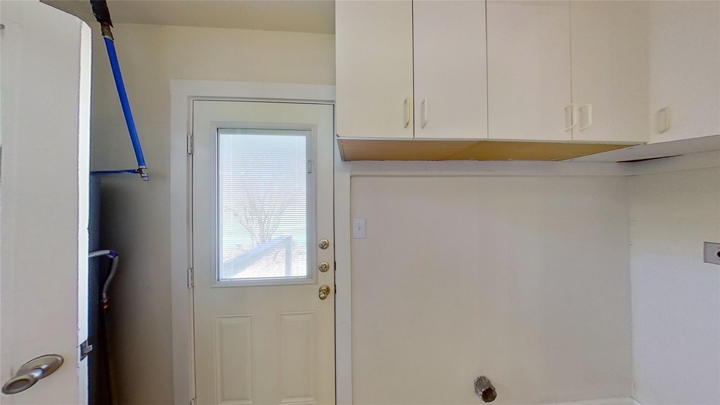 205 E 2nd St - Photo 23