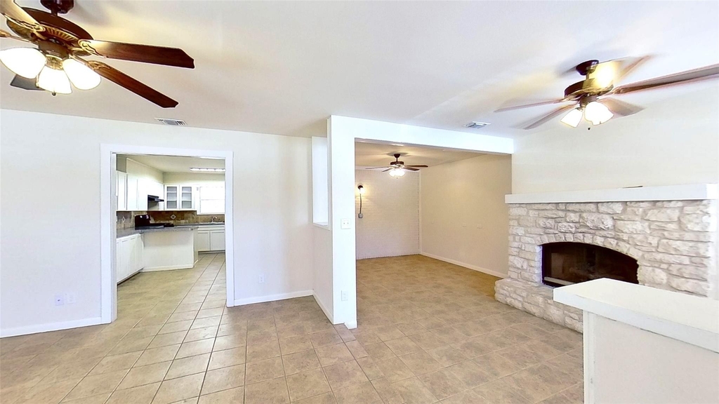 205 E 2nd St - Photo 5