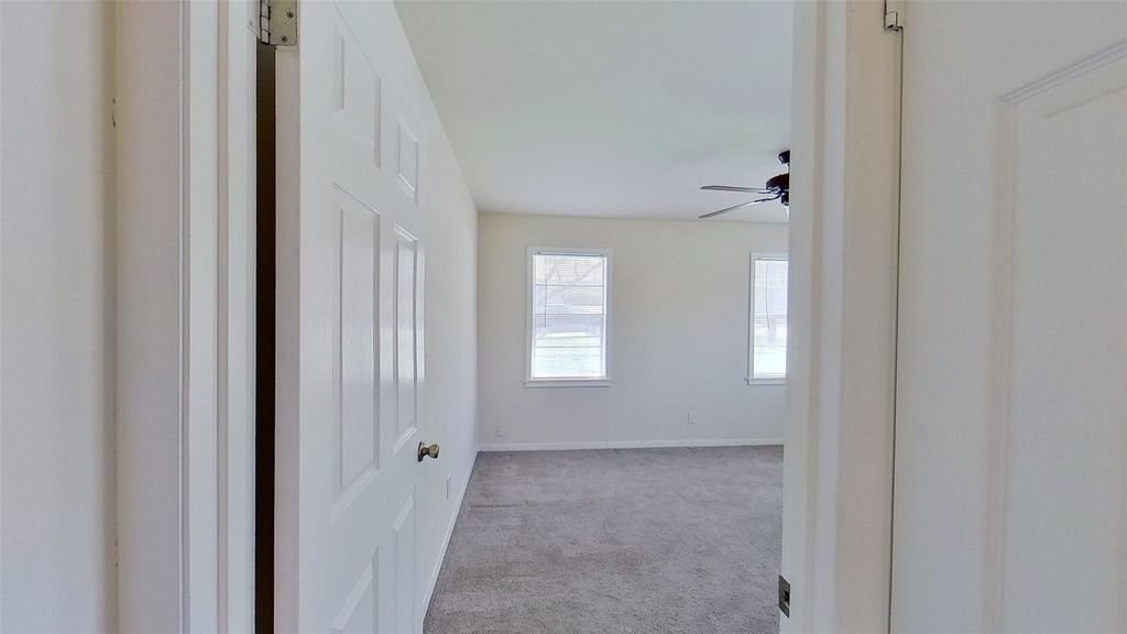 205 E 2nd St - Photo 28