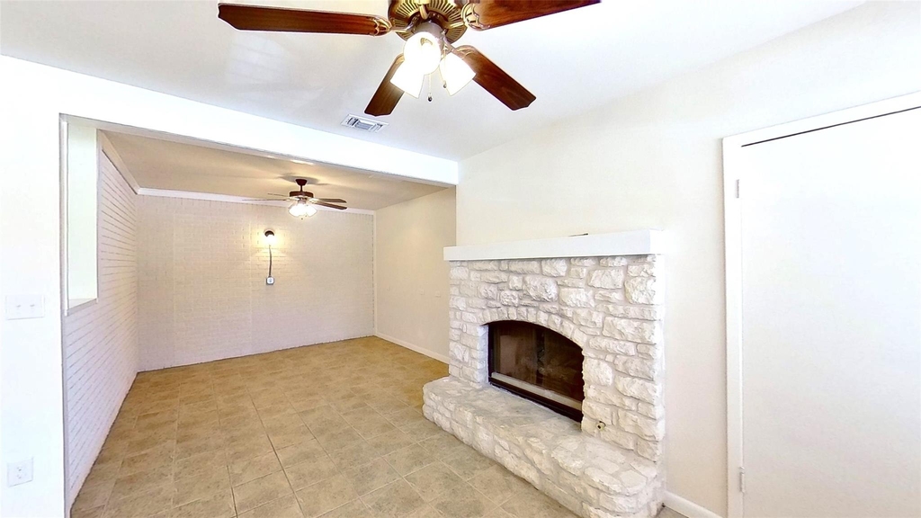 205 E 2nd St - Photo 7