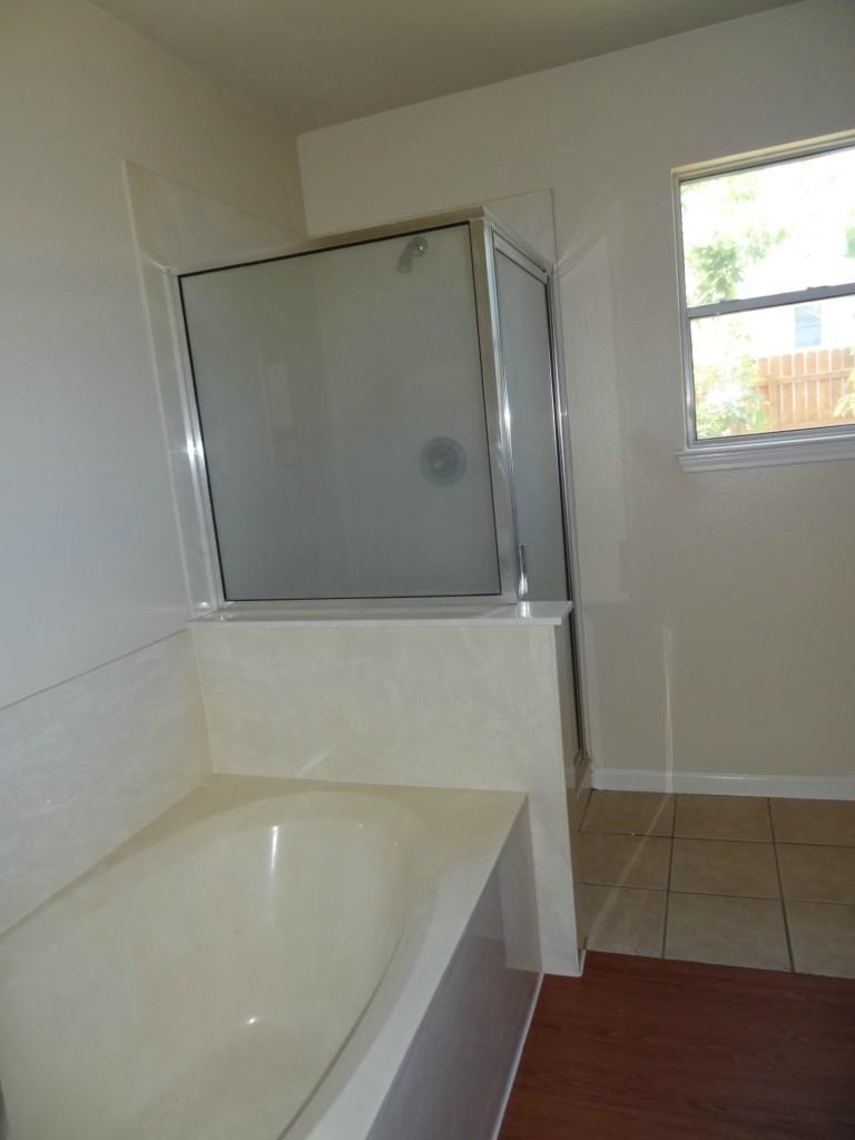21000 Godolophin Ct - Photo 4