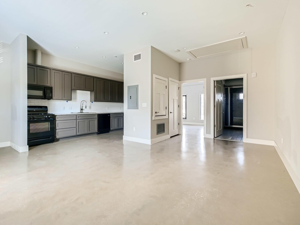 3523 Gonzalez St - Photo 3