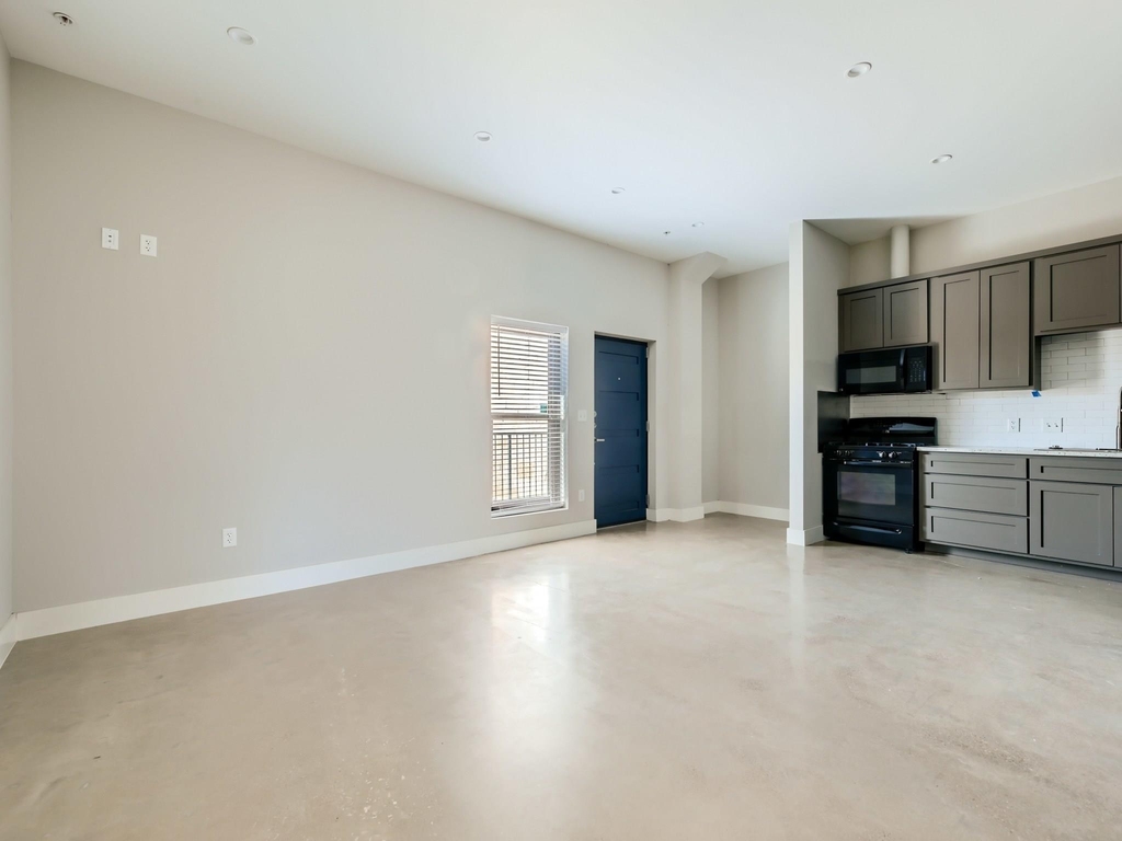 3523 Gonzalez St - Photo 2