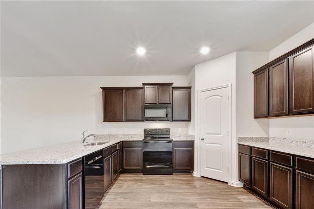 317 Hyacinth Way - Photo 10