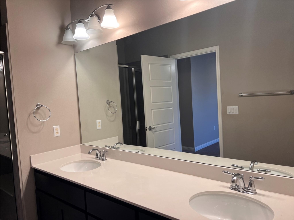 13800 Lyndhurst St - Photo 13