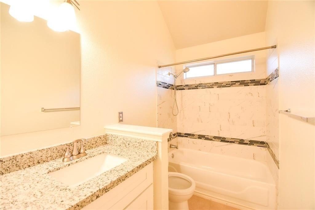 2101 Smoke Tree Trl - Photo 16
