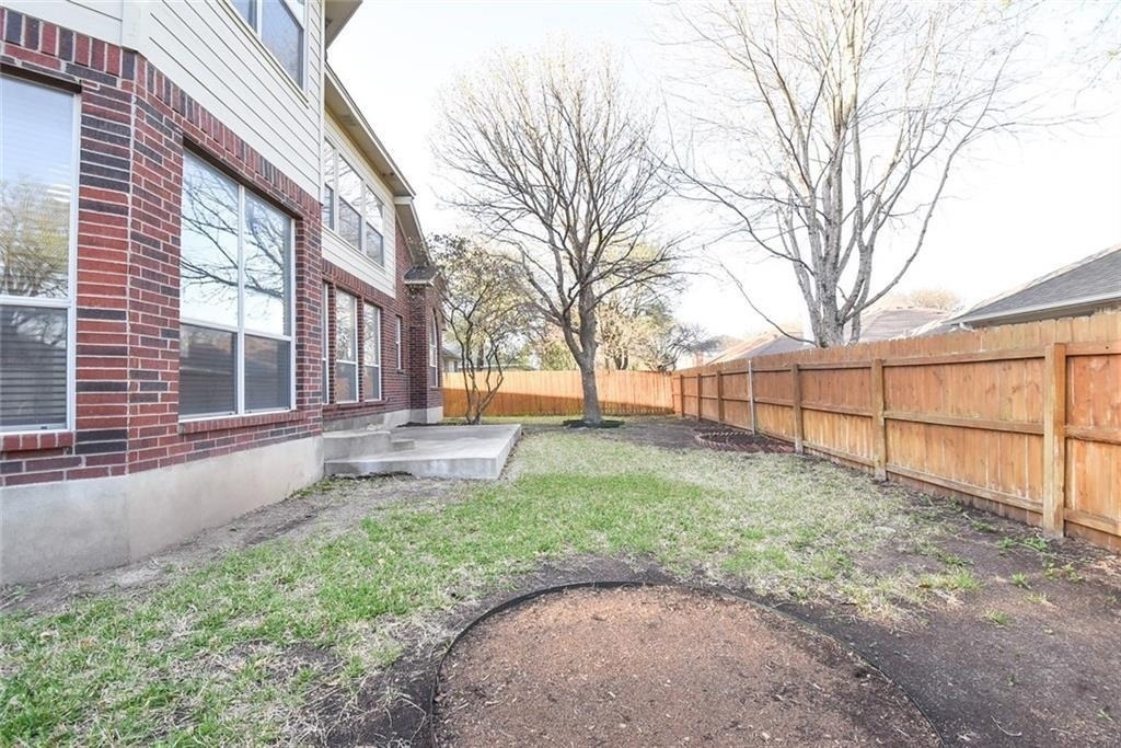2101 Smoke Tree Trl - Photo 18