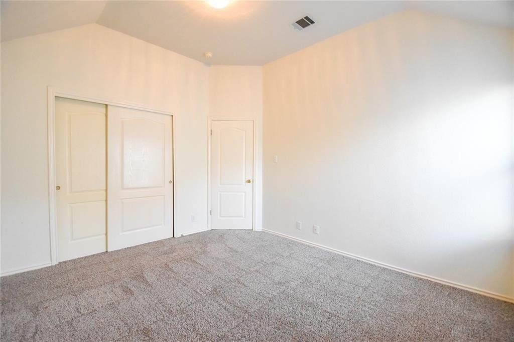 2101 Smoke Tree Trl - Photo 4