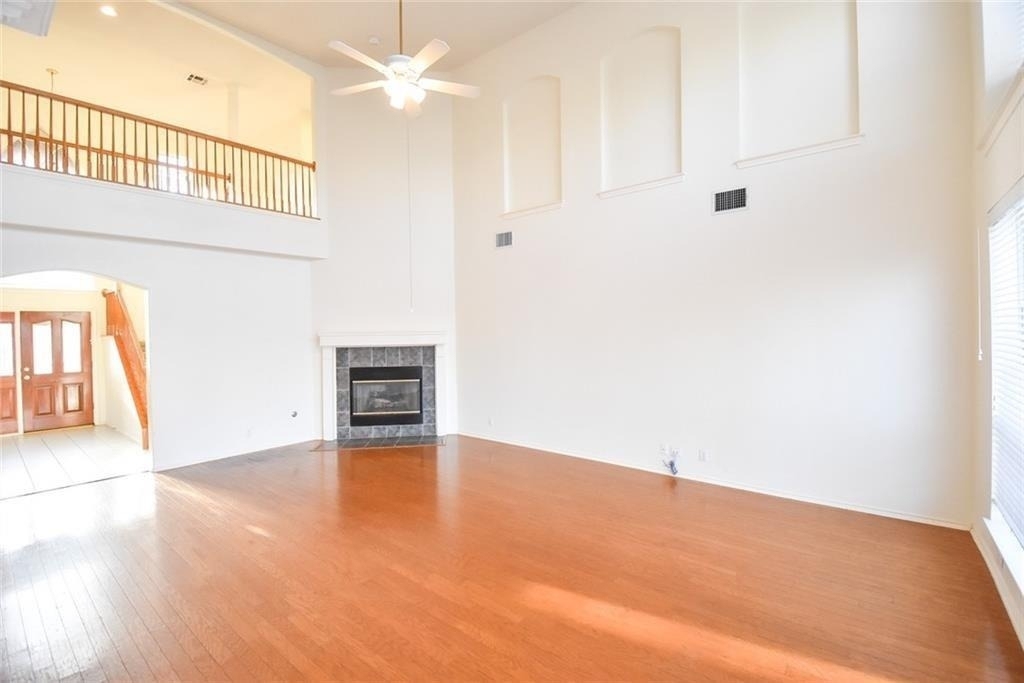2101 Smoke Tree Trl - Photo 3