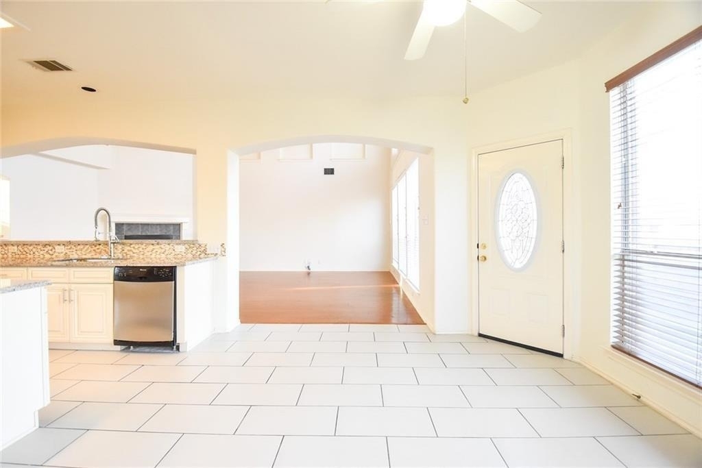 2101 Smoke Tree Trl - Photo 7