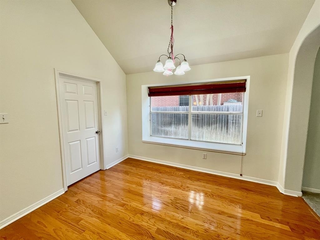902 Cashew Ln - Photo 3