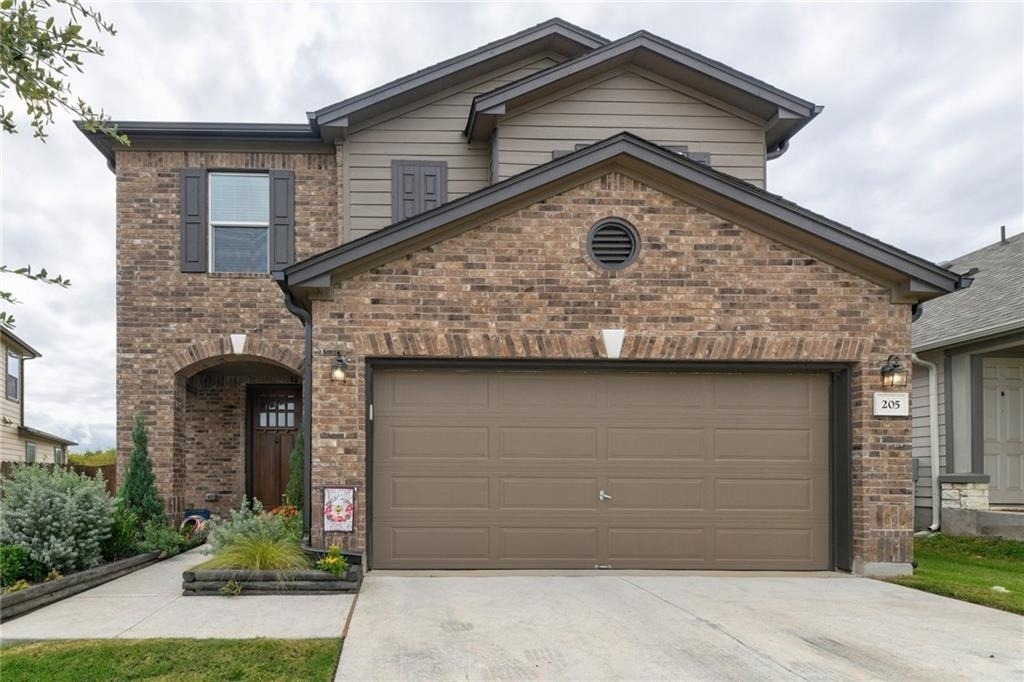 205 Tordesillas Dr - Photo 0