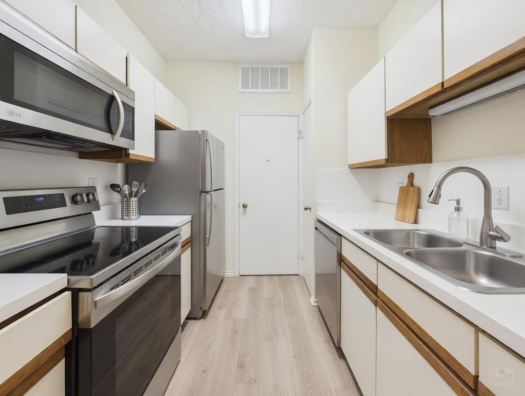 2804 Rio Grande St - Photo 3