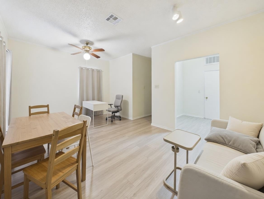 2804 Rio Grande St - Photo 1