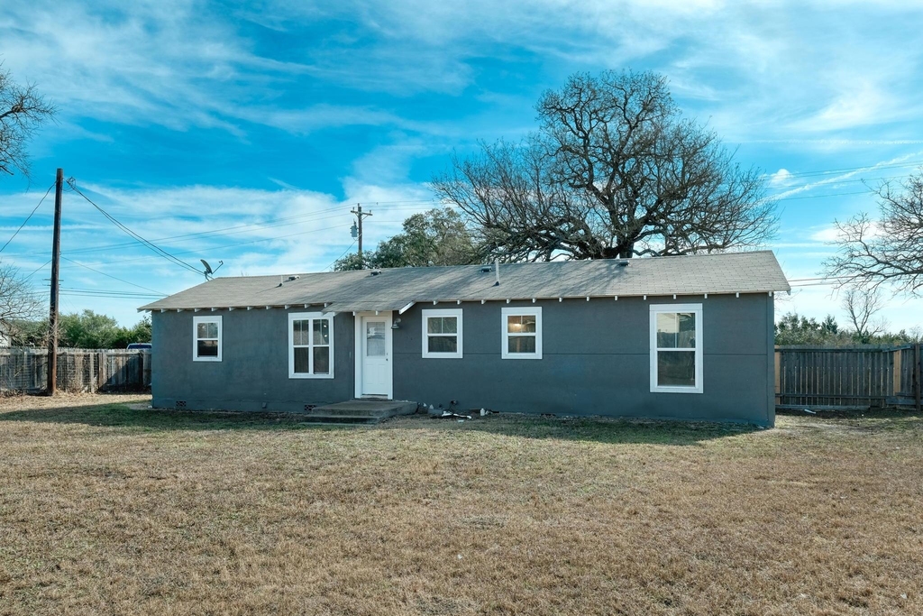 520 W Fm 243 - Photo 11