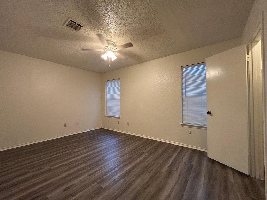 5927 Kevin Kelly Pl - Photo 11