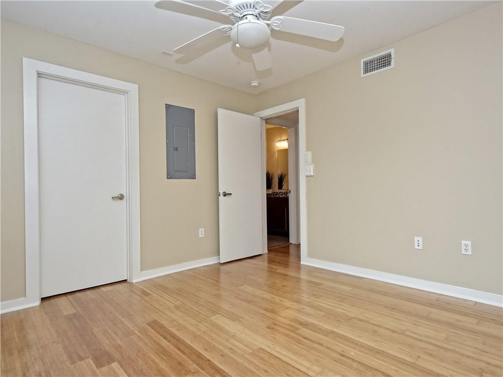 2200 Dickson Dr - Photo 8