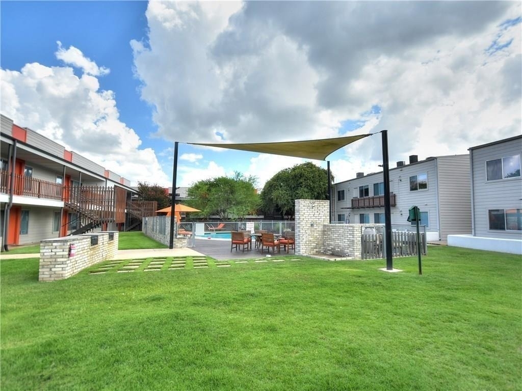 2200 Dickson Dr - Photo 15