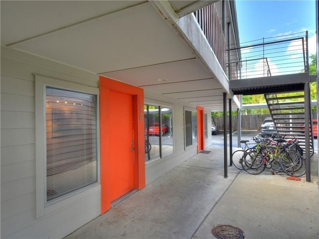 2200 Dickson Dr - Photo 20