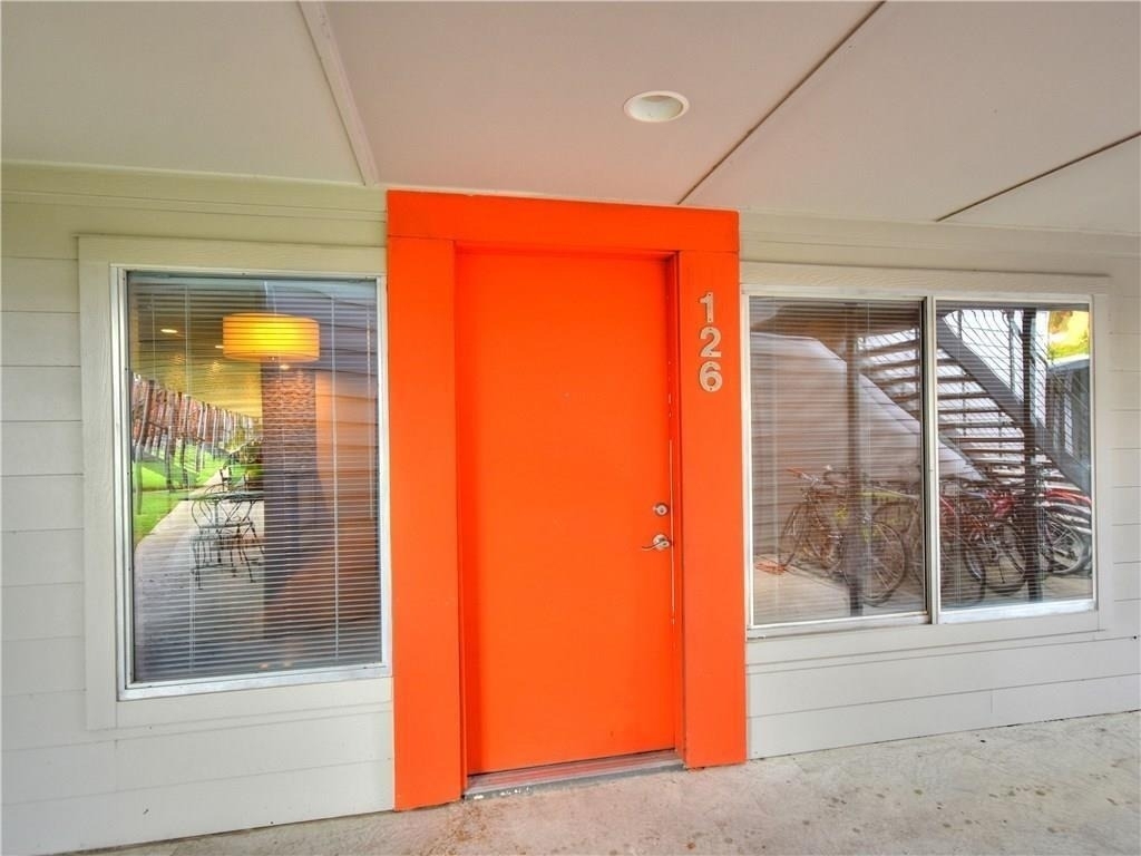 2200 Dickson Dr - Photo 0
