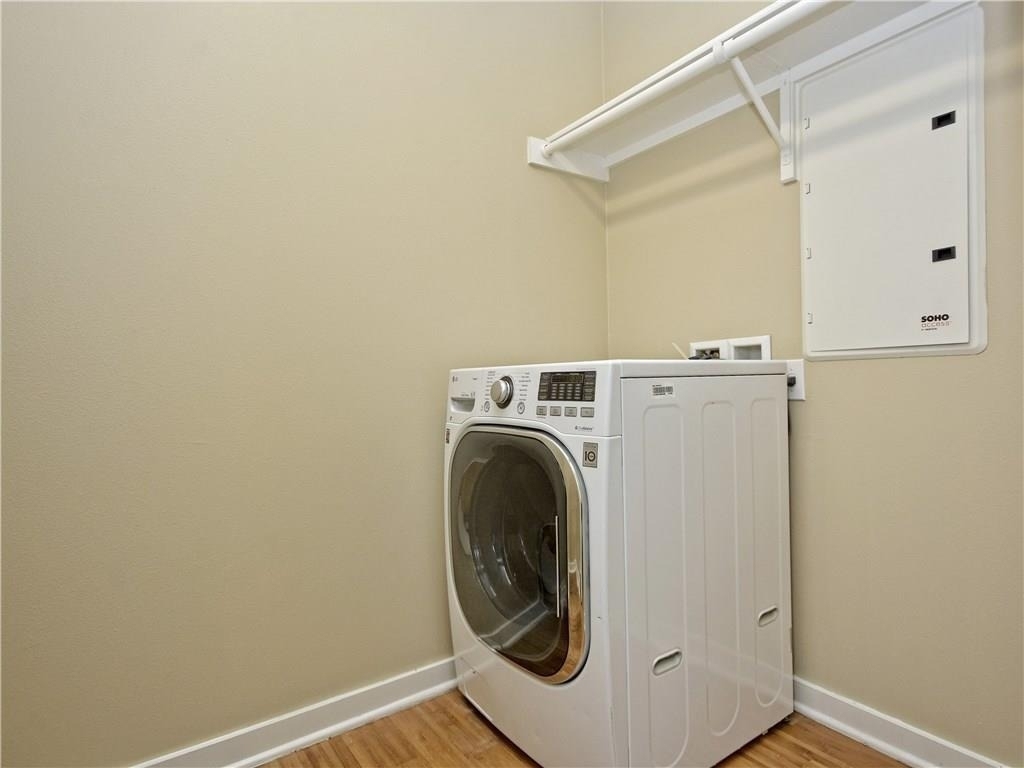 2200 Dickson Dr - Photo 12