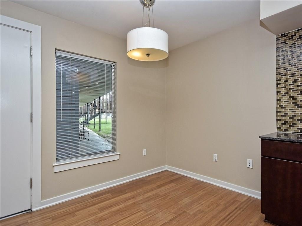 2200 Dickson Dr - Photo 11