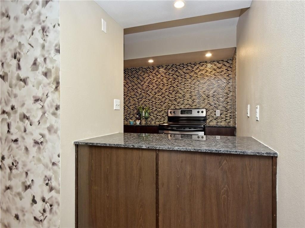 2200 Dickson Dr - Photo 4