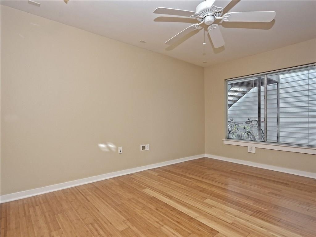 2200 Dickson Dr - Photo 9