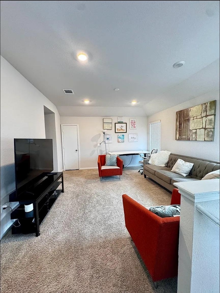 204 Brooklyn Dr - Photo 4
